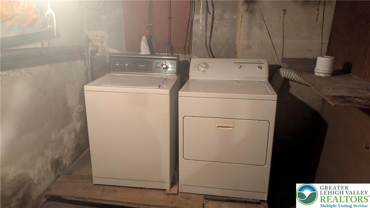 744 South Dogwood Road Walnutport, PA 18088 - Photo 8 of 10 a utility room with dryer and washer