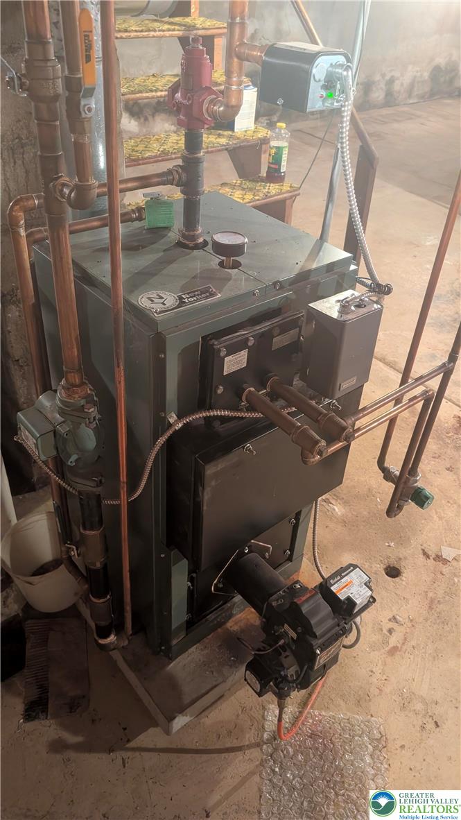 744 South Dogwood Road Walnutport, PA 18088 - Photo 9 of 10 a view of entryway