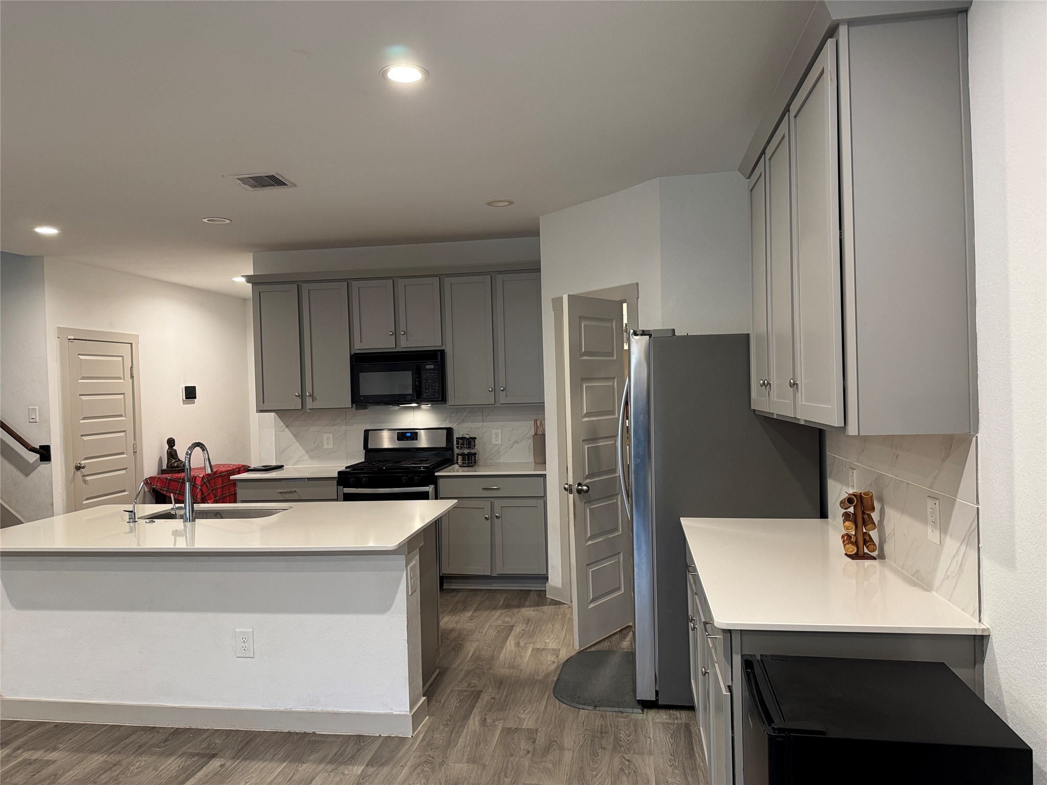 1011 Emerald Castle Drive Rosharon, TX 77583 - Photo 5 of 19