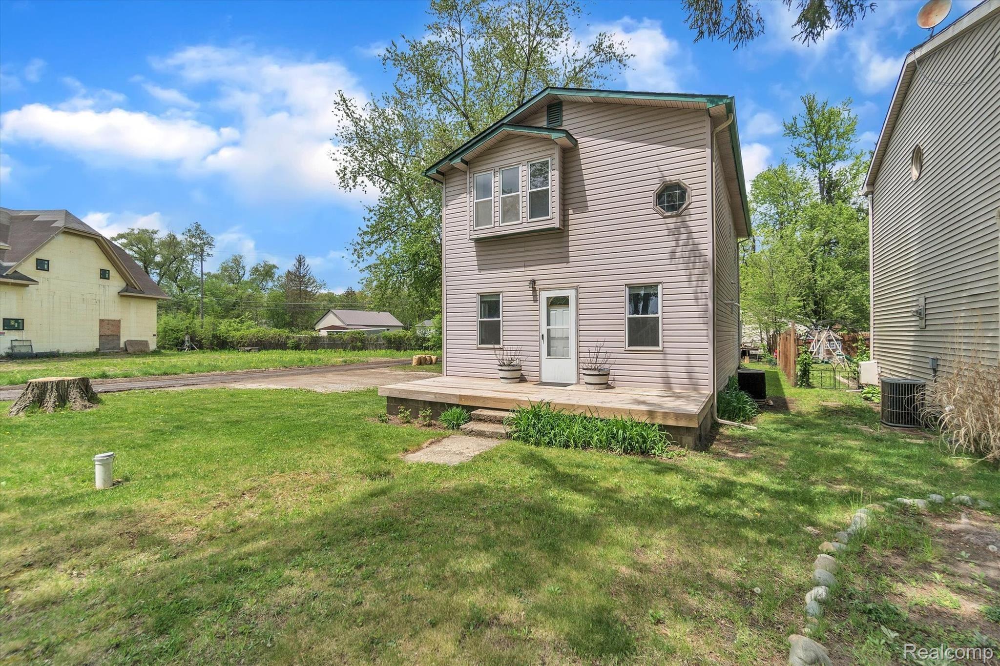 4715 Eagle Road Highland, MI 48356 - Photo 3 of 35 02-4715-Eagle-WindowStill-Real-Estate-Photography-2.jpg