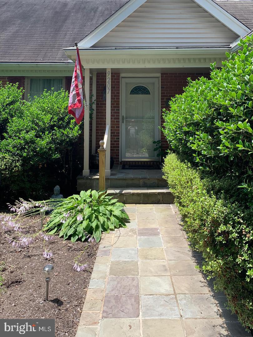 9207 Beachway Lane Springfield, VA 22153 - Photo 2 of 27