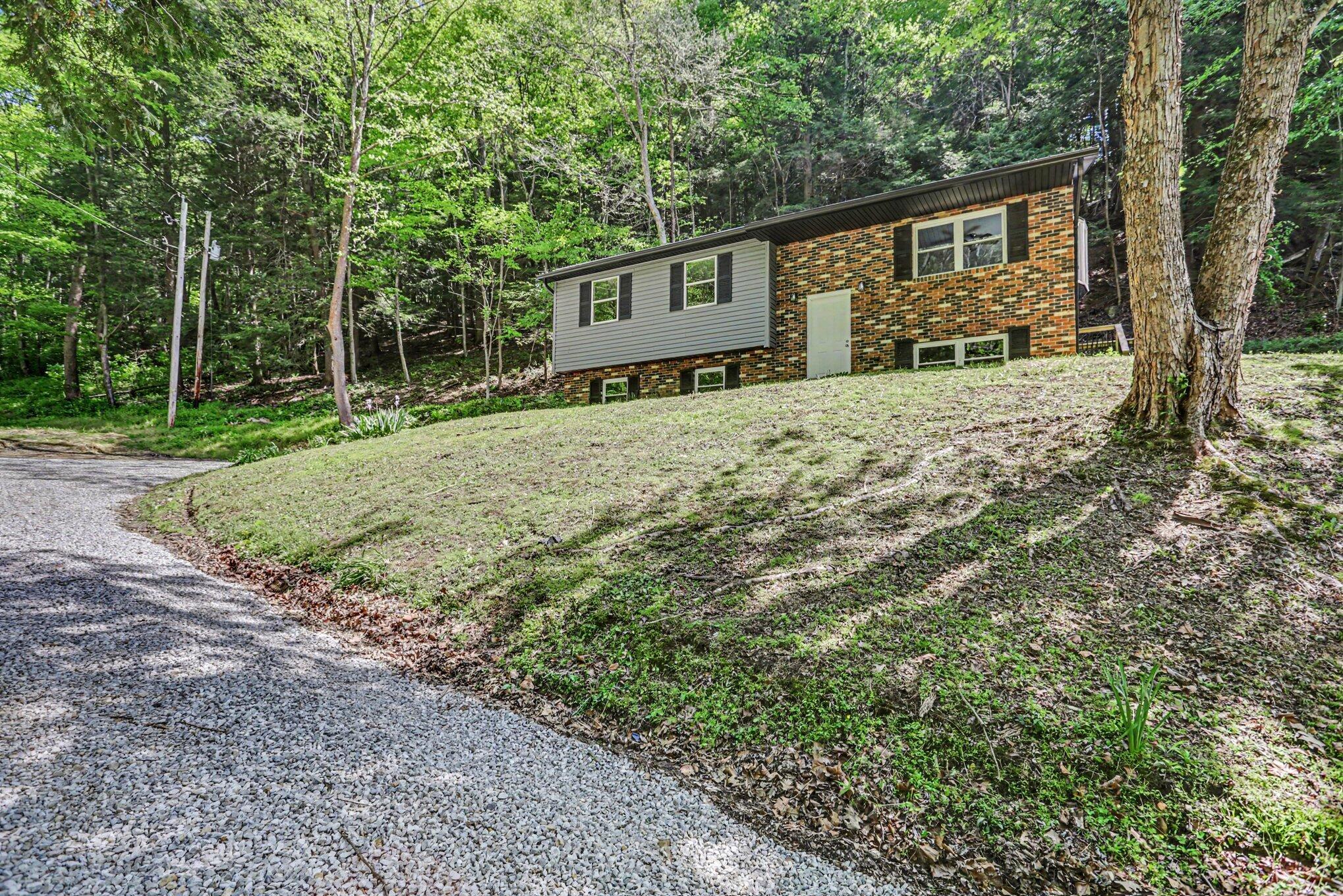 7670 Buckeye Road Southeast Sugar Grove, OH 43155 - Photo 2 of 30 IMG_6423