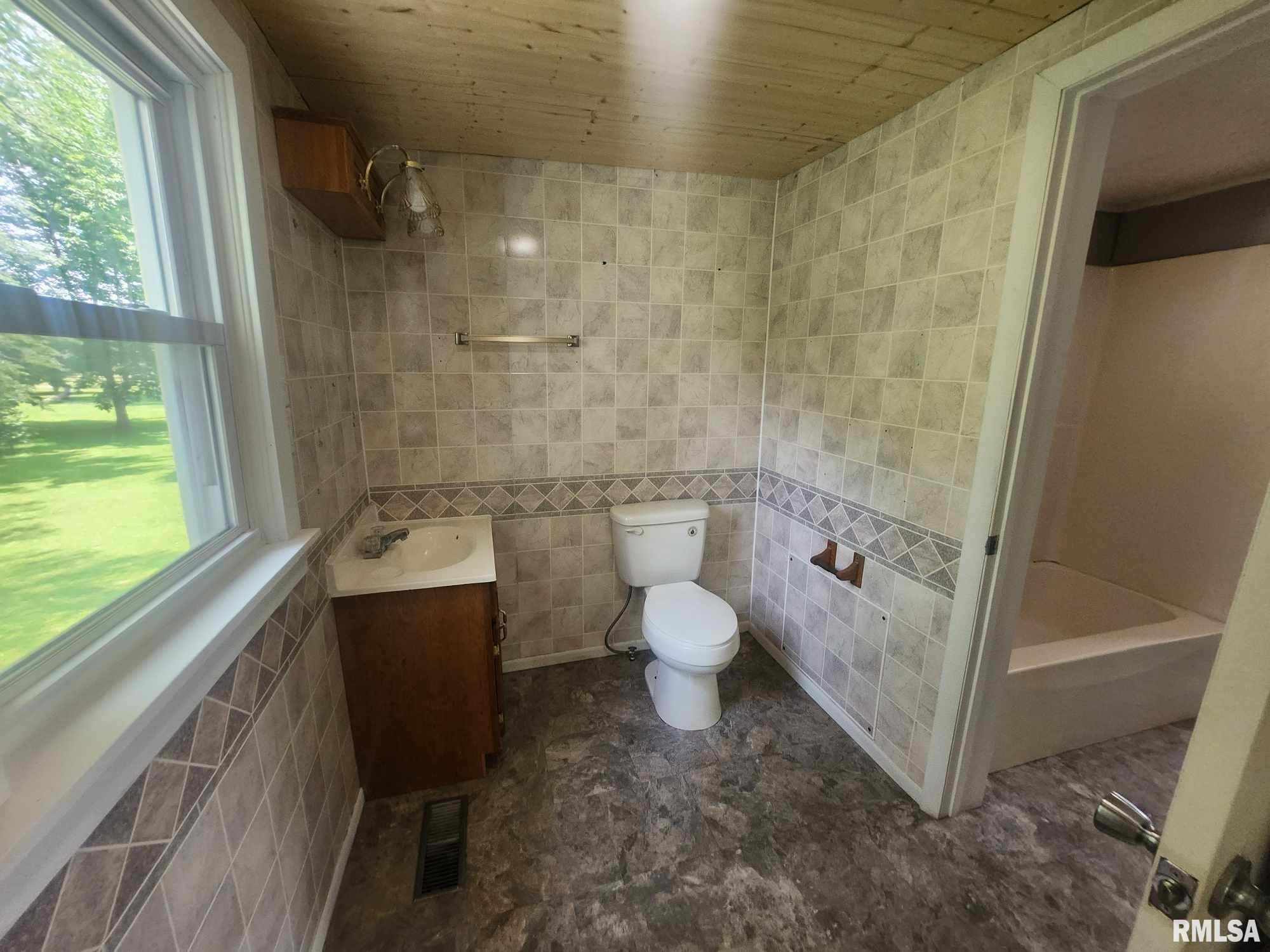 102 Maple Street Tamaroa, IL 62888 - Photo 18 of 31