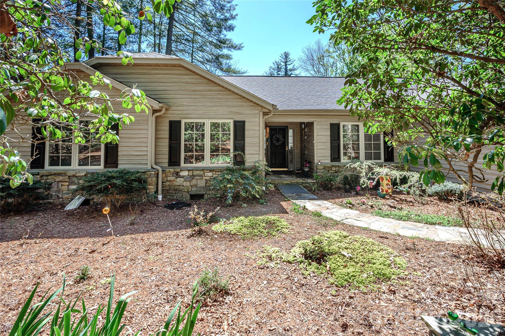 35 Tall Pines Road Hendersonville, NC 28739 - Photo 2 of 48