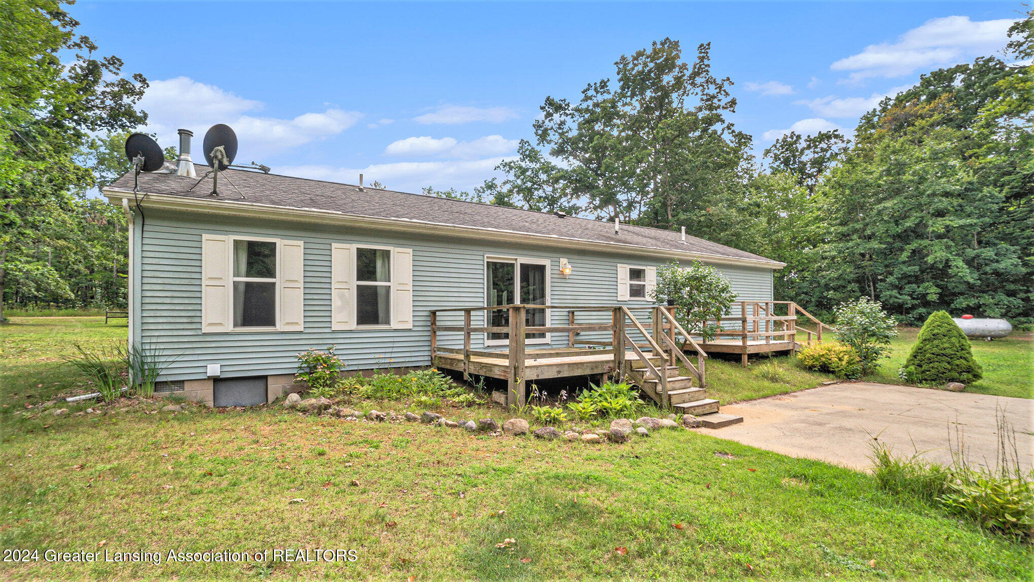 5501 East Haskell Lake Road Harrison, MI 48625 - Photo 21 of 34 021_nextdoorphotos_40