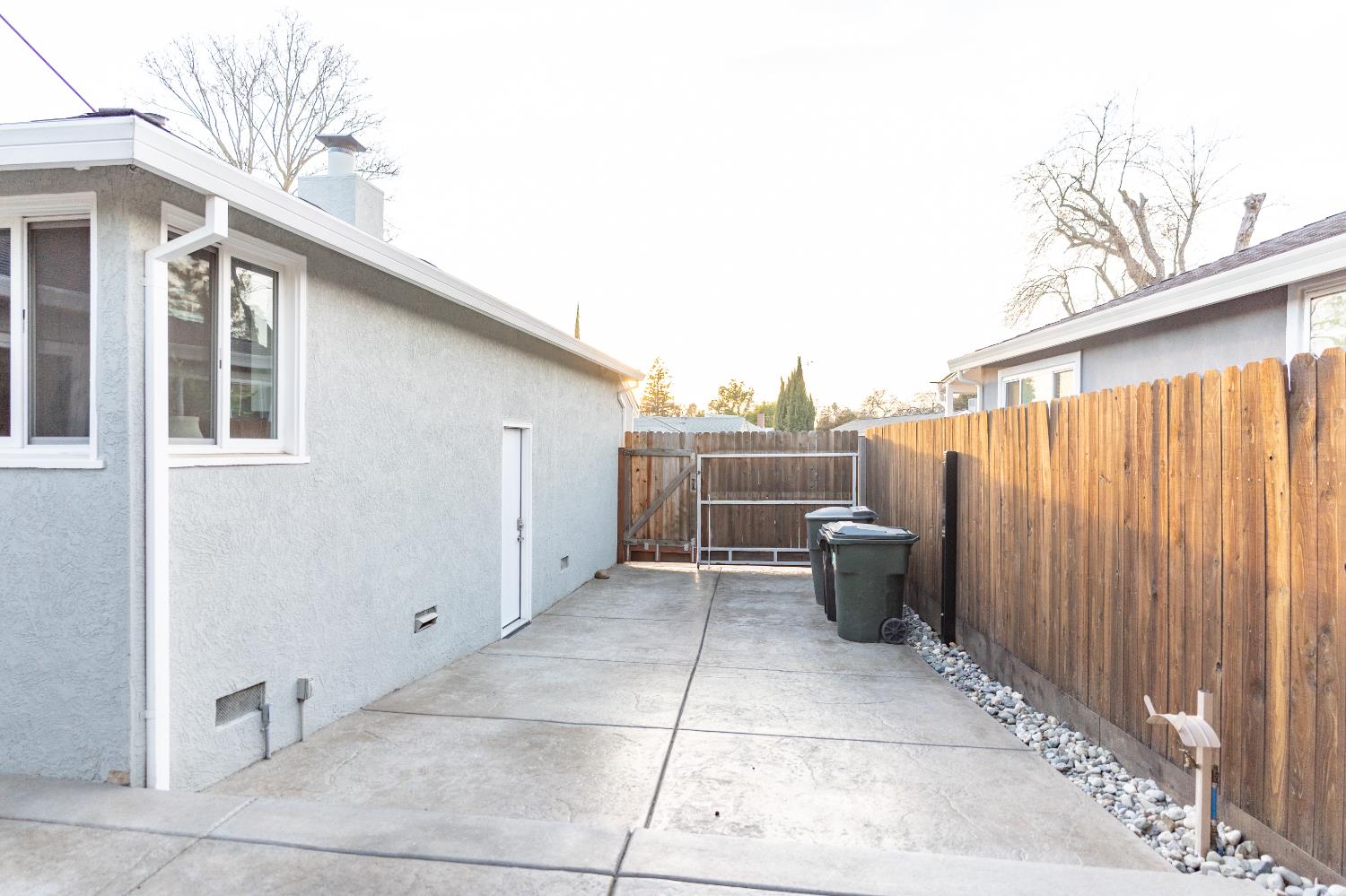 2596 Roslyn Way Sacramento, CA 95821 - Photo 24 of 28