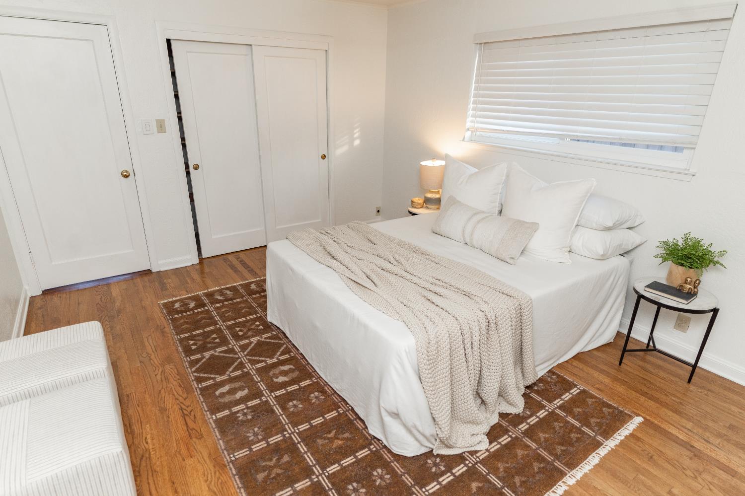 2596 Roslyn Way Sacramento, CA 95821 - Photo 9 of 28