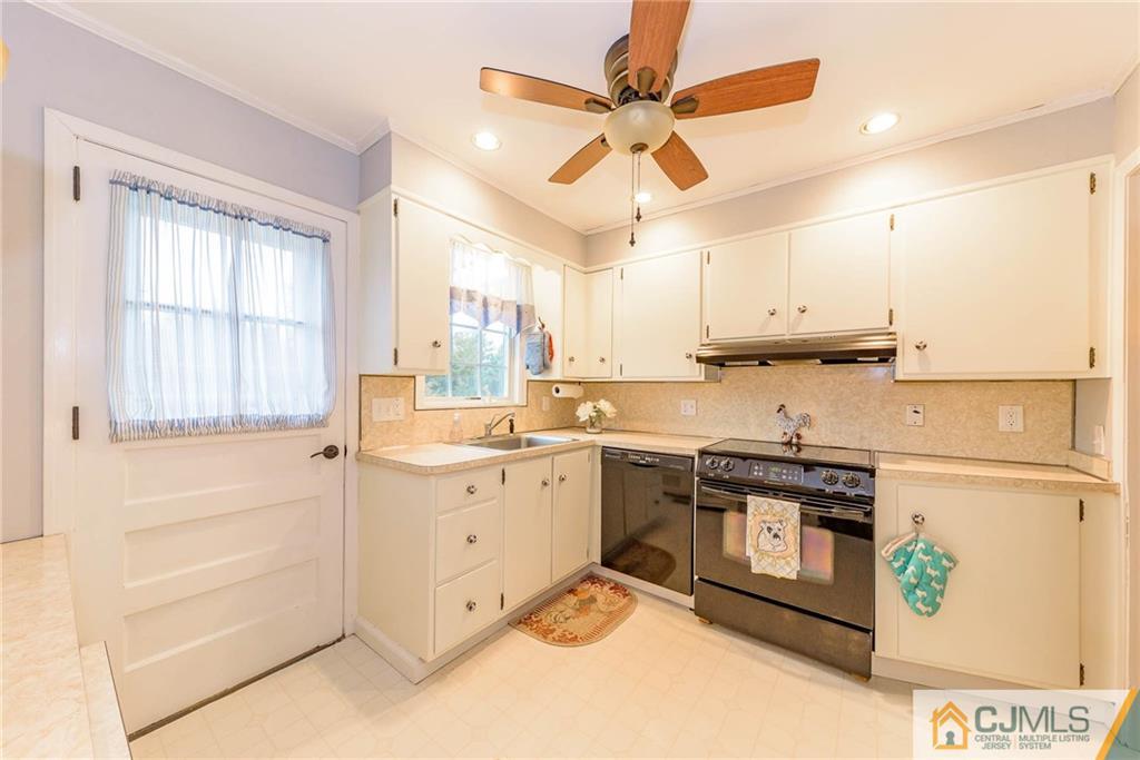 1502 Washington Valley Road Bridgewater, NJ 08807 - Photo 8 of 25 Gallery Image 8
