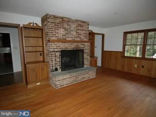 3109 Cricket Road Reading, PA 19605 - Photo 5 of 6 Gallery Image 5