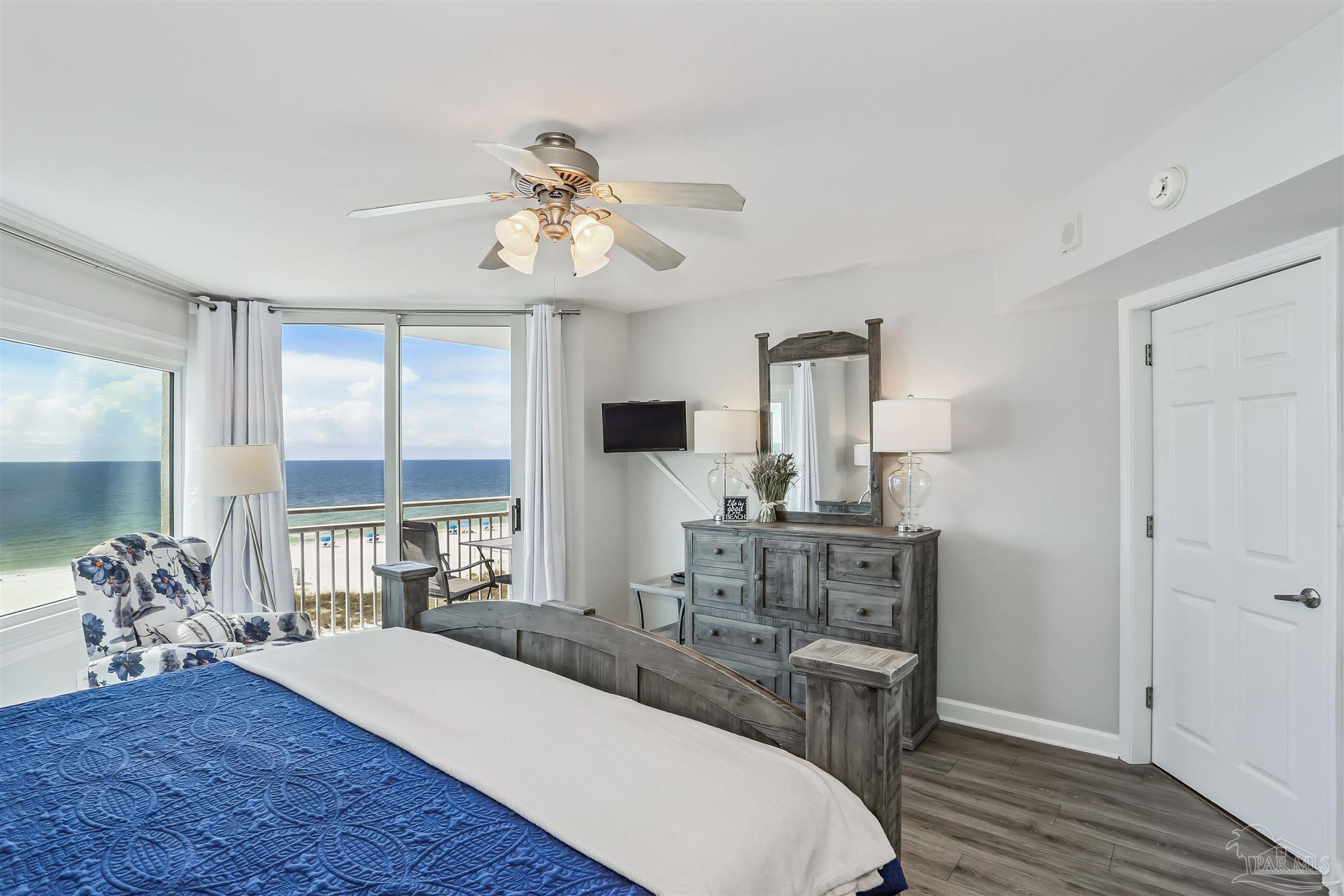 16285 Perdido Key Drive, Unit 424 Pensacola, FL 32507 - Photo 23 of 53 a living room with furniture