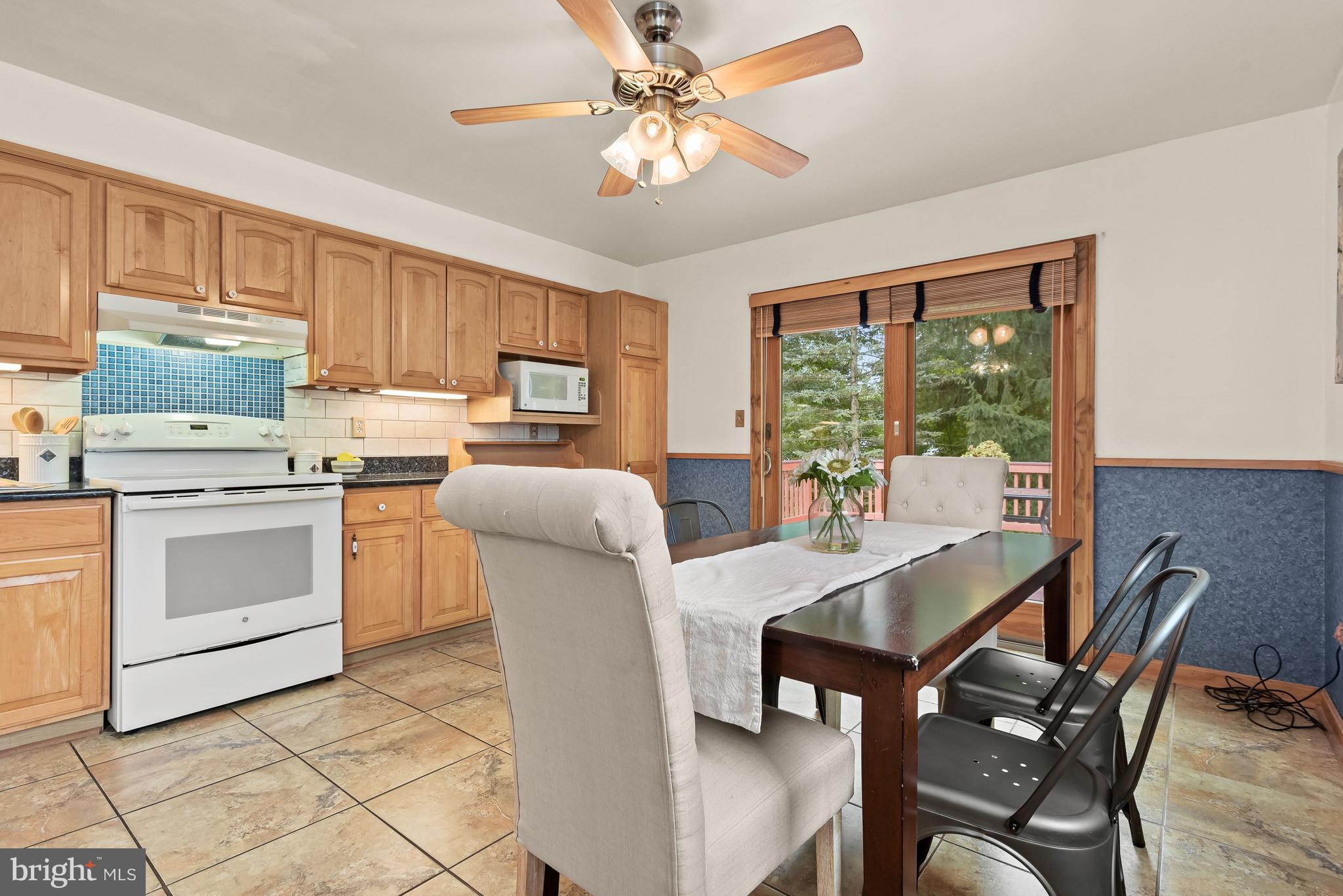 121 Tulip Drive Gaithersburg, MD 20877 - Photo 11 of 58 Breakfast room