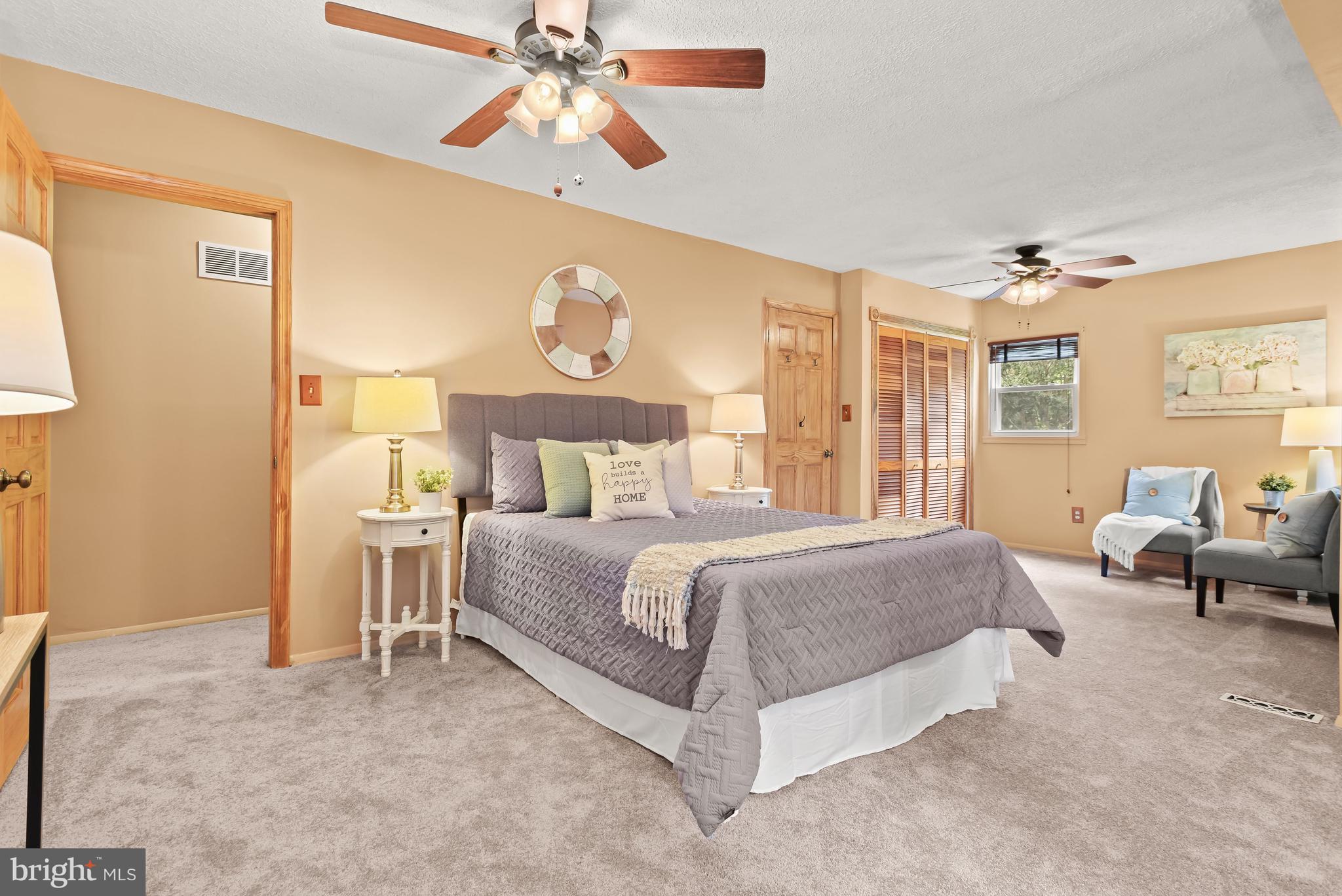 121 Tulip Drive Gaithersburg, MD 20877 - Photo 13 of 58 Owner's bedroom with sitting room