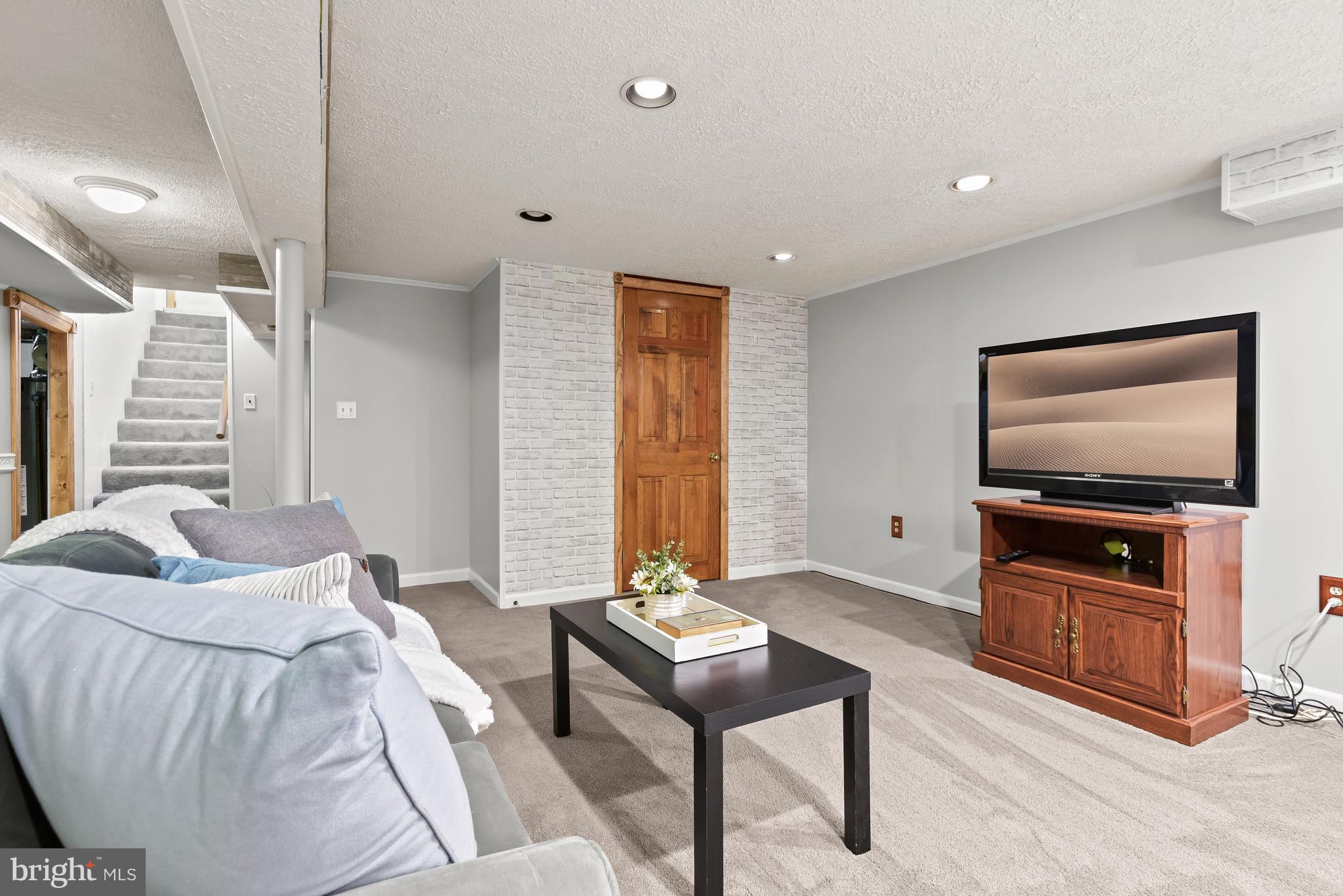 121 Tulip Drive Gaithersburg, MD 20877 - Photo 21 of 58 Family room