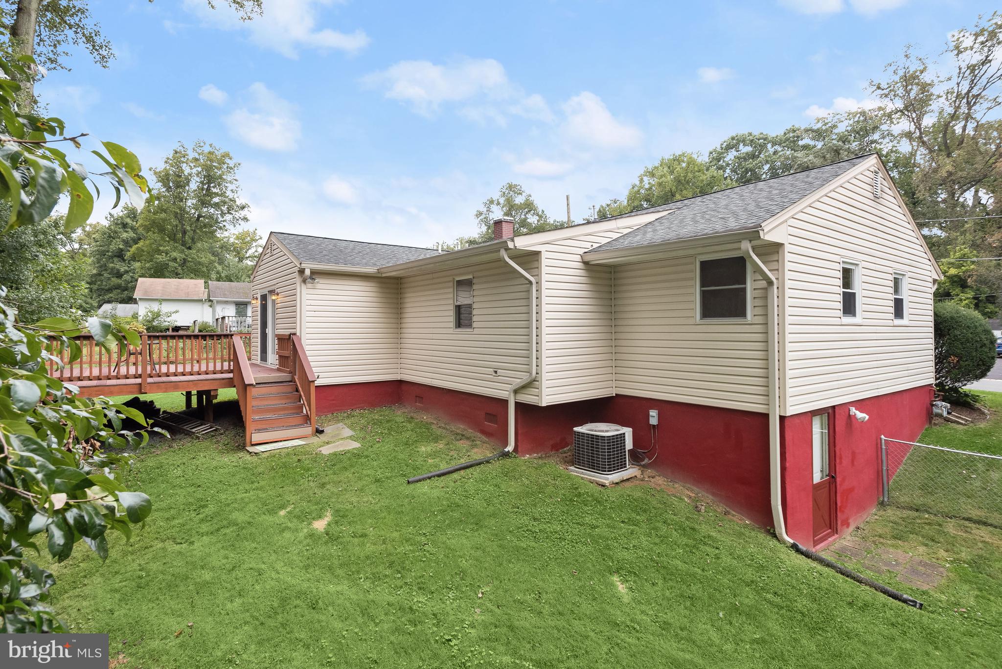 121 Tulip Drive Gaithersburg, MD 20877 - Photo 33 of 58 Rear Exterior