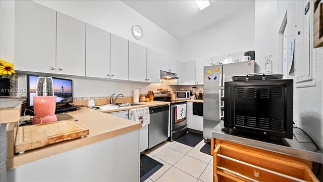 $409,990 | 14609 Southwest 117th Avenue, Miami, FL 33176