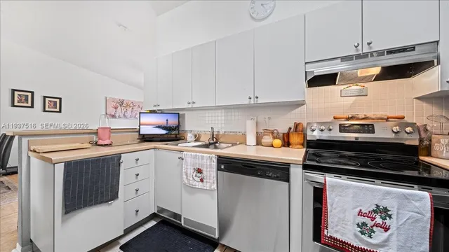 $409,990 | 14609 Southwest 117th Avenue, Miami, FL 33176