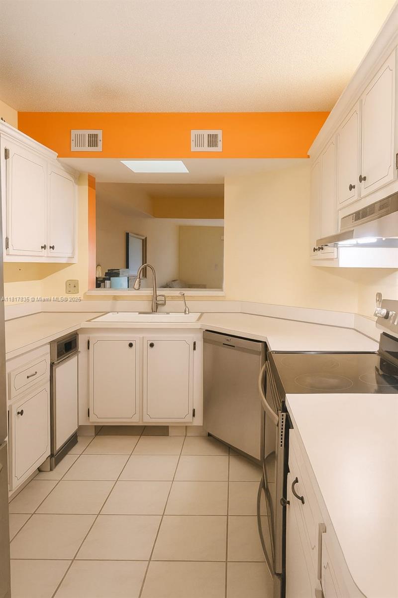 23385 South Barwood Lane, Unit 408 Boca Raton, FL 33428 - Photo 6 of 24