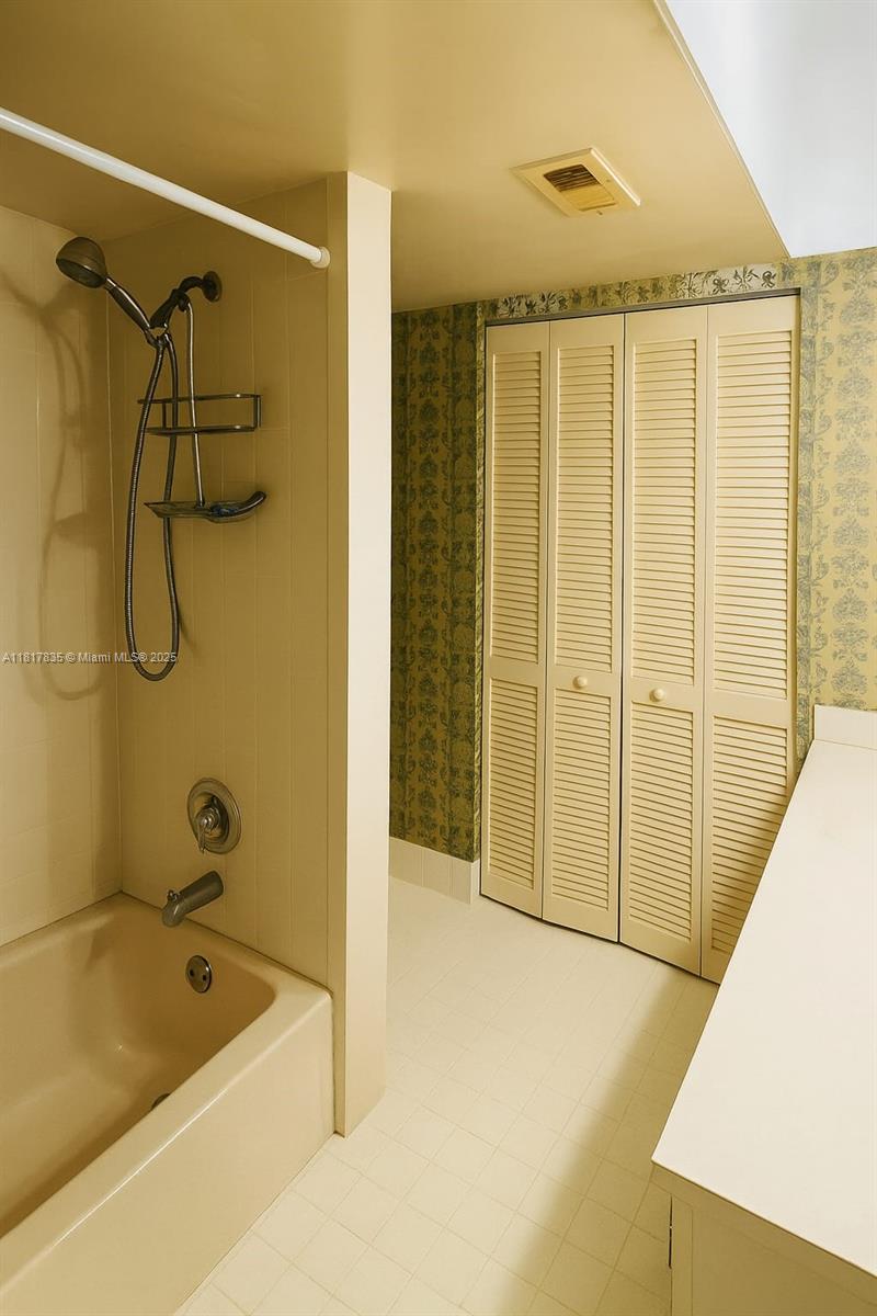 23385 South Barwood Lane, Unit 408 Boca Raton, FL 33428 - Photo 9 of 24