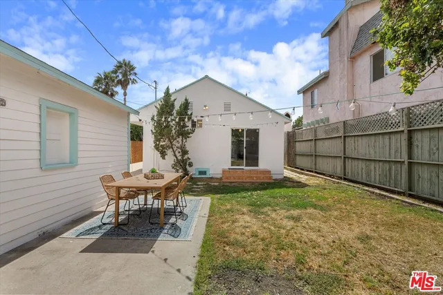 $1,299,000 | 3004 Thatcher Avenue, Marina del Rey, CA 90292