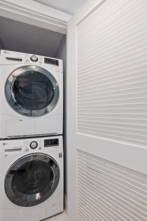 434 Main Street Amesbury, MA 01913 - Photo 28 of 40 a utility room with dryer and washer