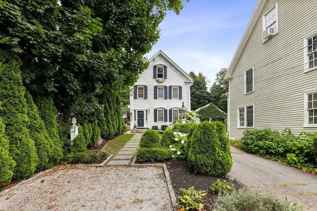 434 Main Street Amesbury, MA 01913 - Photo 40 of 40 a house with a outdoor space