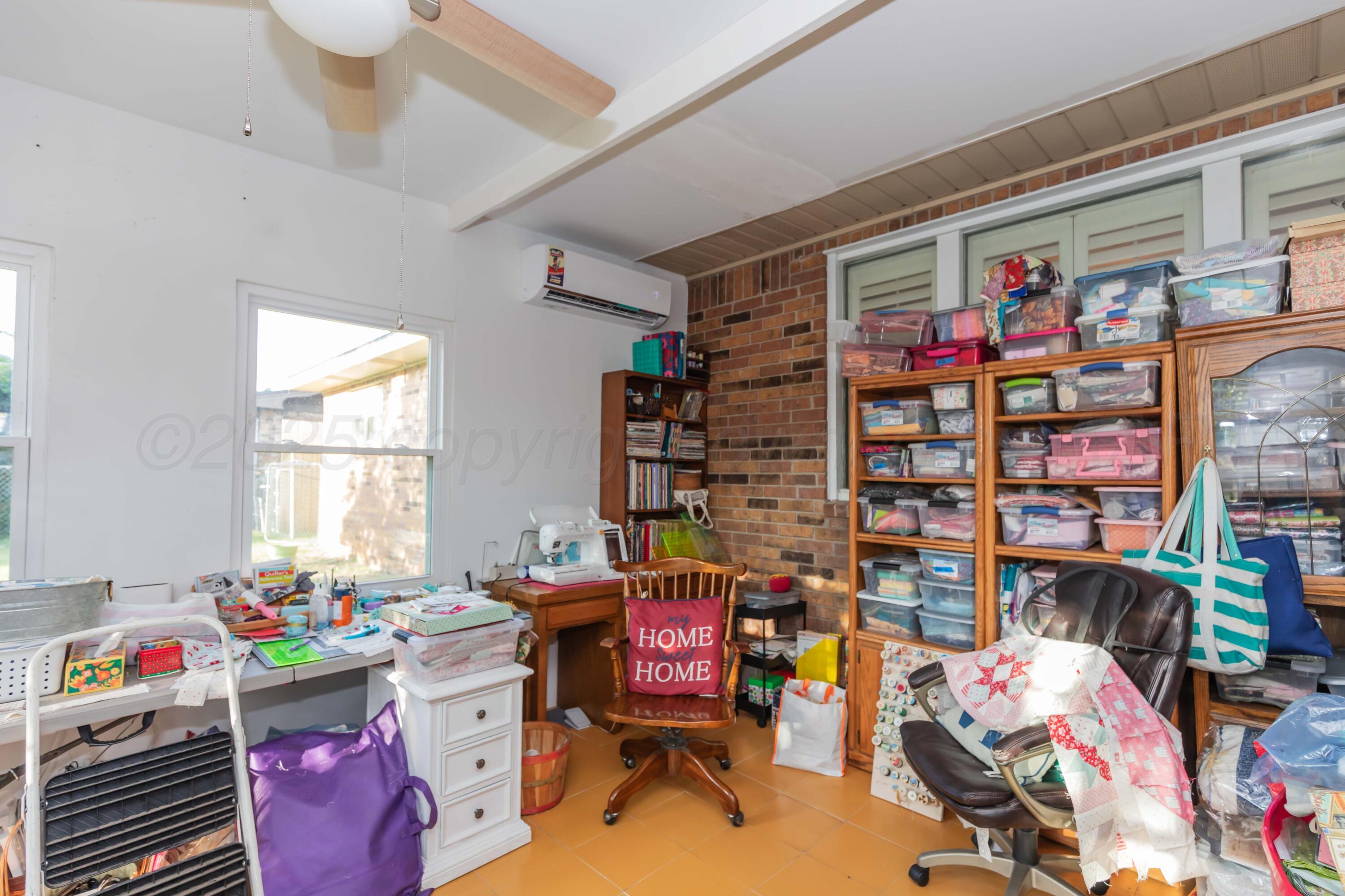 105 Pratt Street Claude, TX 79019 - Photo 18 of 42 SUNROOM VIEW 1