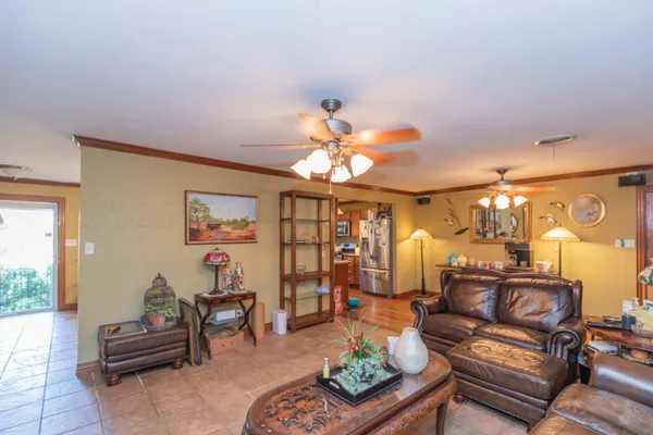 $275,000 | 105 Pratt Street, Claude, TX 79019