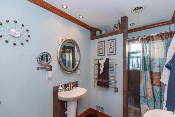 $275,000 | 105 Pratt Street, Claude, TX 79019