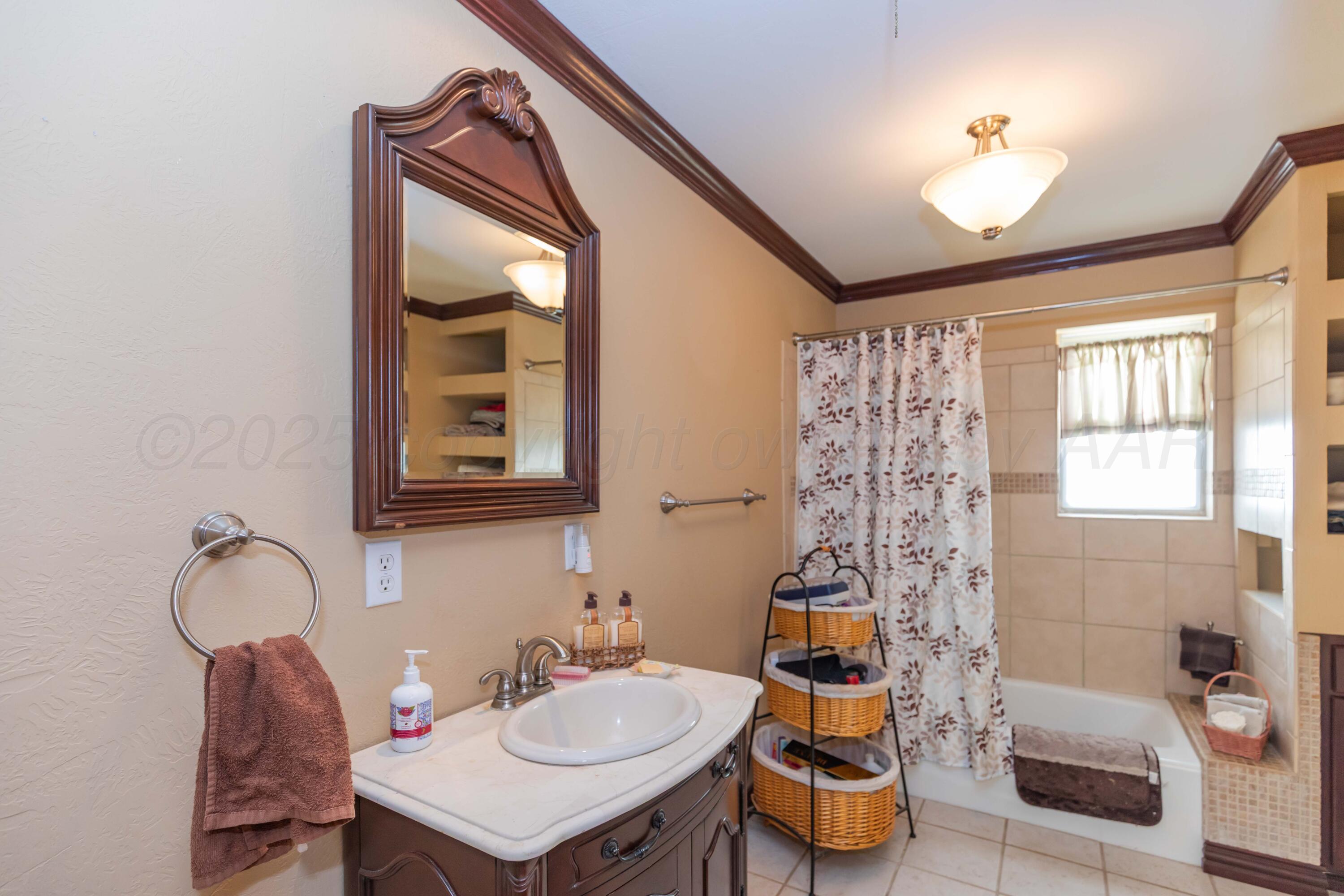 105 Pratt Street Claude, TX 79019 - Photo 26 of 42 BATHROOM 2