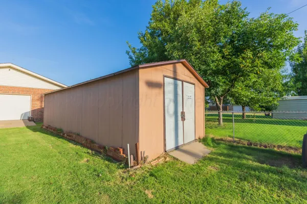 $275,000 | 105 Pratt Street, Claude, TX 79019