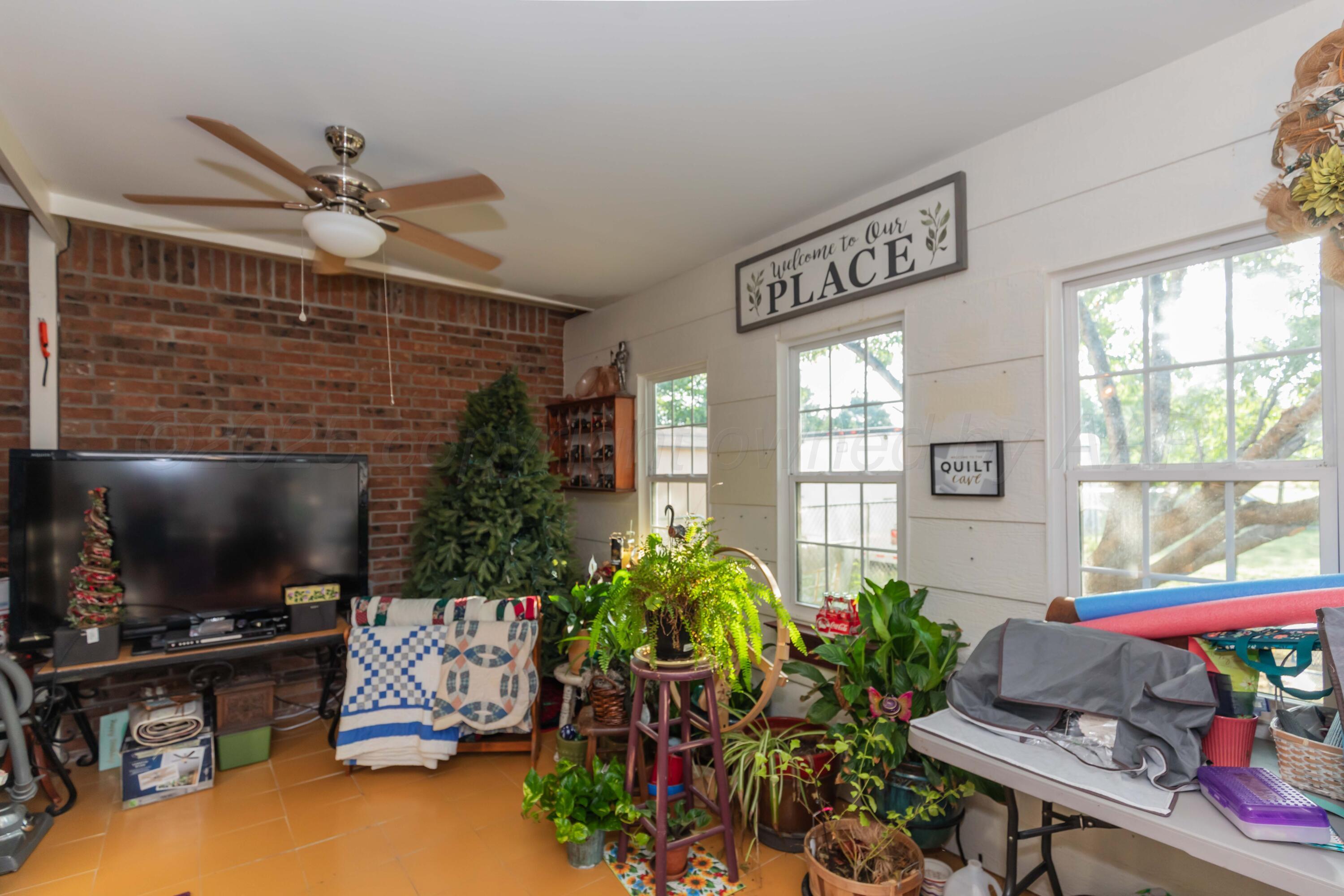 105 Pratt Street Claude, TX 79019 - Photo 6 of 42 SUNROOM