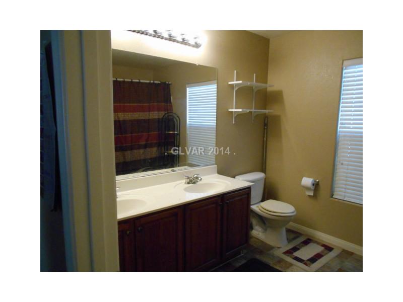 8657 Palomino Ranch Street Las Vegas, NV 89131 - Photo 11 of 15 Master Bath/Spa.