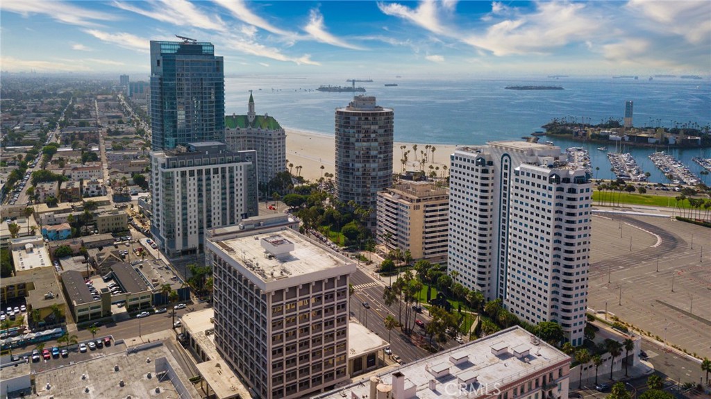 525 East Seaside Way, Unit 704 Long Beach, CA 90802 - Photo 38 of 38 a view of a city with tall buildings