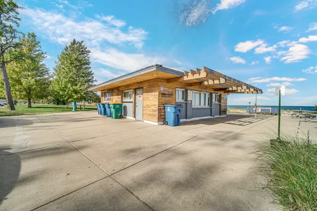 $2,200 | 7139 Forest Avenue, Gary, IN 46403