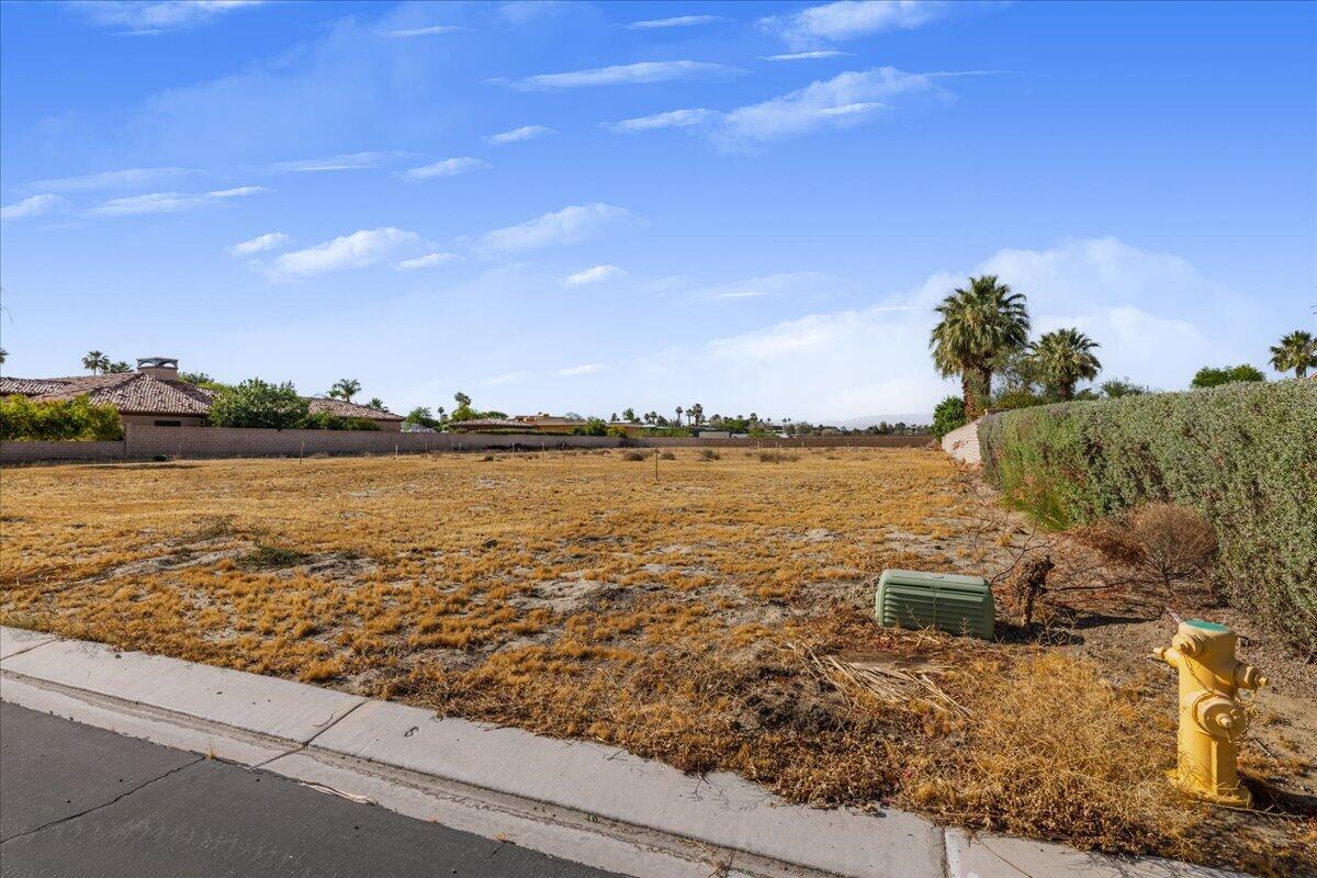 2 Carrera Place Rancho Mirage, CA 92270 - Photo 15 of 17 15-hdrephoto-2-carrera-pl-001