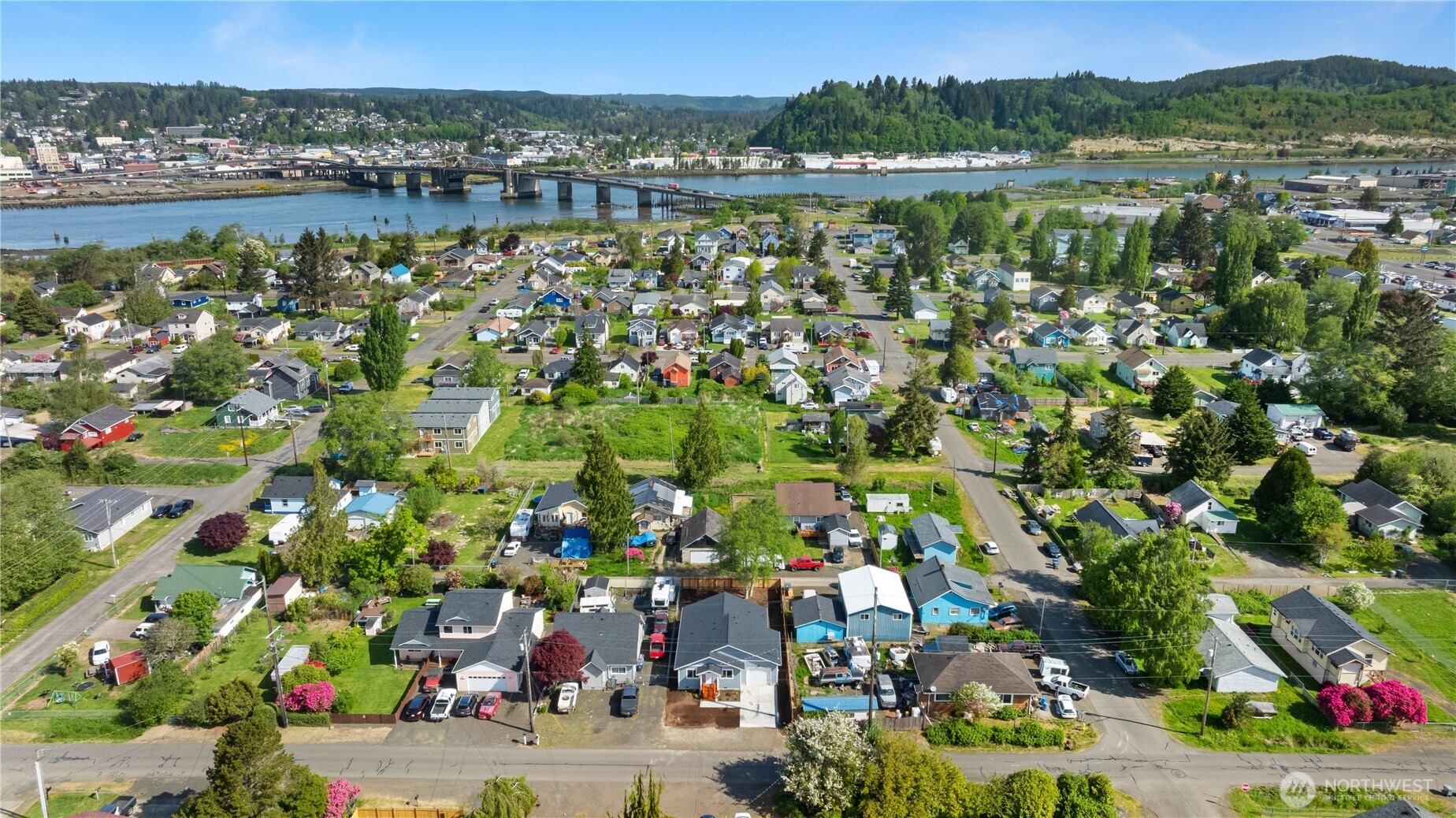 1010 MacFarlane Street Aberdeen, WA 98520 - Photo 25 of 28 a view of lake