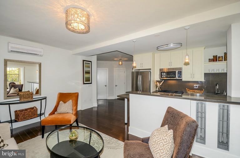 1910 Kalorama Road Northwest, Unit 504 Washington, DC 20009 - Photo 1 of 13 Living Room