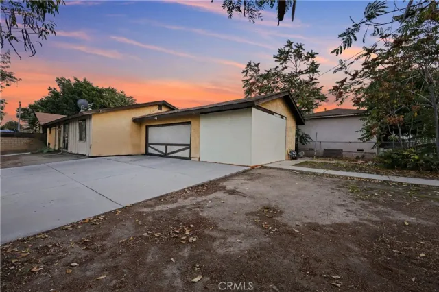 $899,000 | 402 South Howard Street, Corona, CA 92879