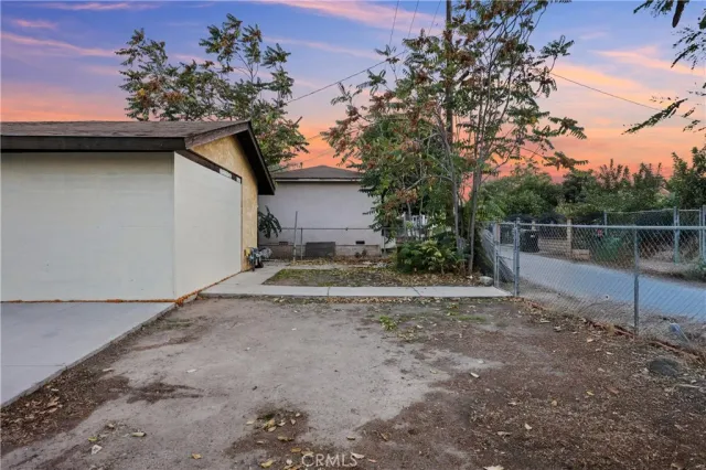 $899,000 | 402 South Howard Street, Corona, CA 92879