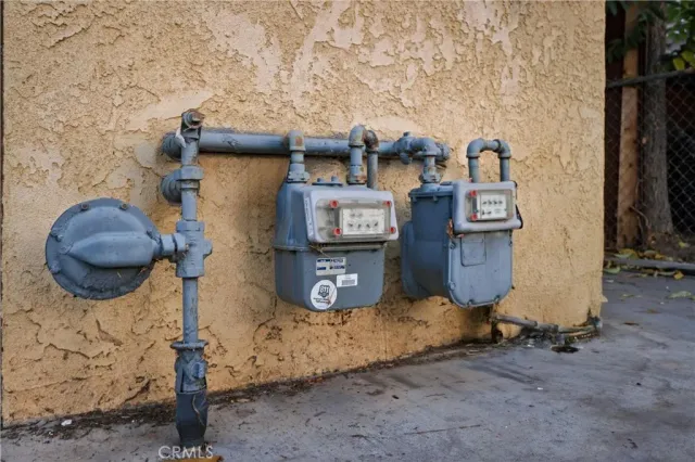 $899,000 | 402 South Howard Street, Corona, CA 92879