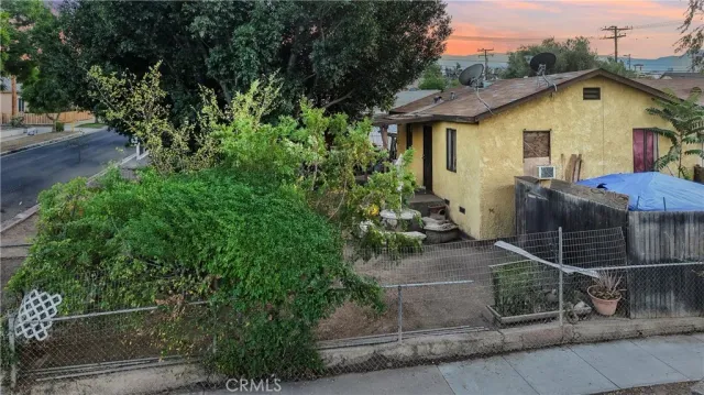 $899,000 | 402 South Howard Street, Corona, CA 92879