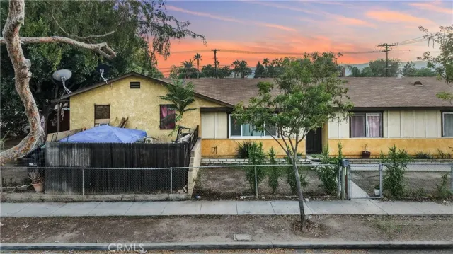 $899,000 | 402 South Howard Street, Corona, CA 92879