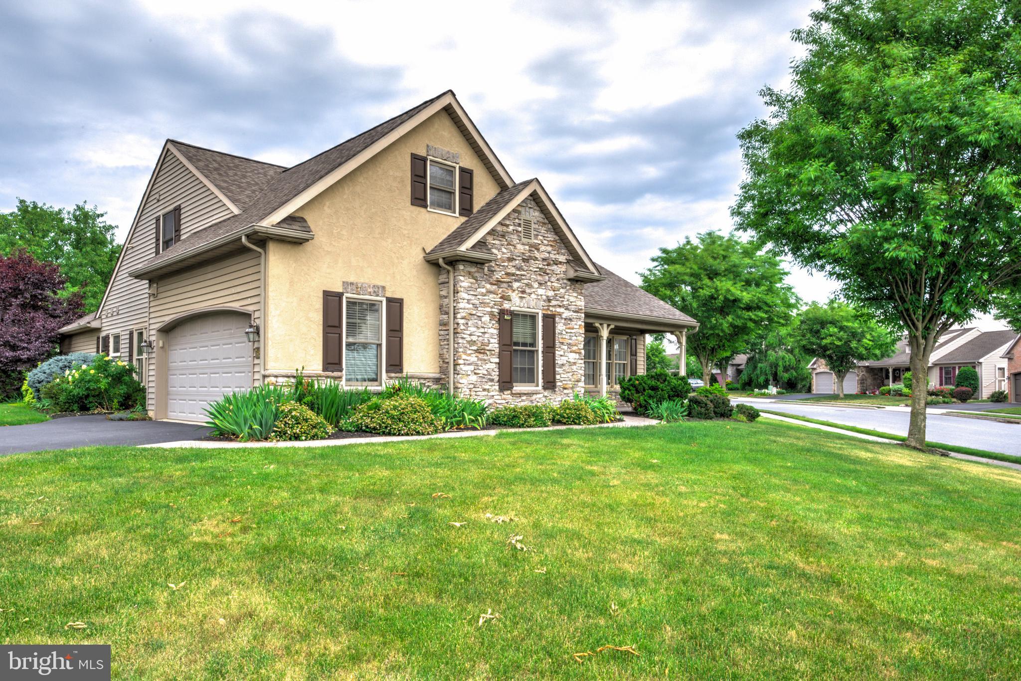 749 Heather Ridge Manheim, PA 17545 - Photo 2 of 57