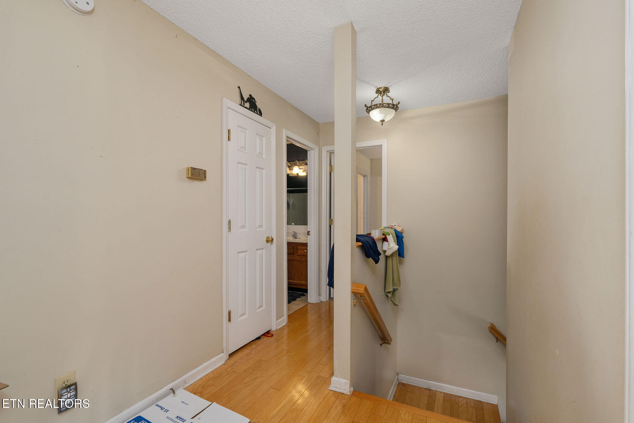 212 Pickens Road Kingsport, TN 37663 - Photo 24 of 49 UPSTAIRS