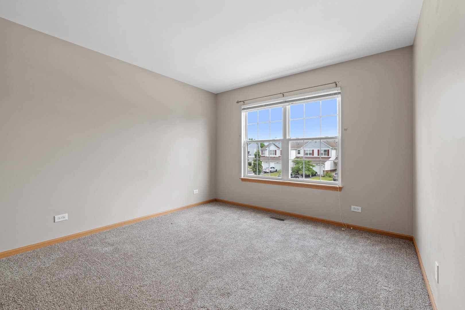 2442 Oneida Lane Naperville, IL 60563 - Photo 19 of 23 an empty room with windows