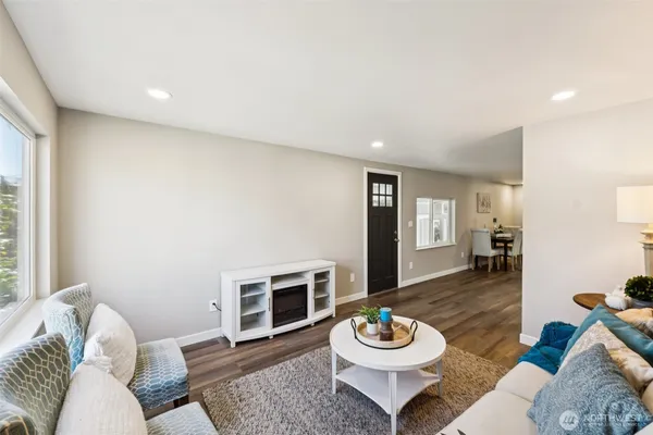 $135,000 | 14322 Admiralty Way, Unit 27, Lynnwood, WA 98087