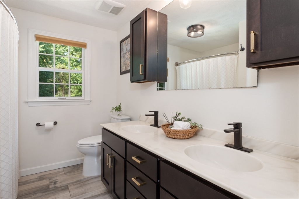 71 Red Gate Lane Reading, MA 01867 - Photo 13 of 40