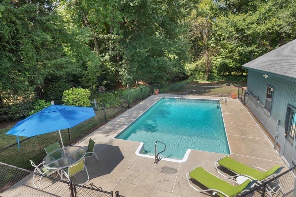 71 Red Gate Lane Reading, MA 01867 - Photo 36 of 40