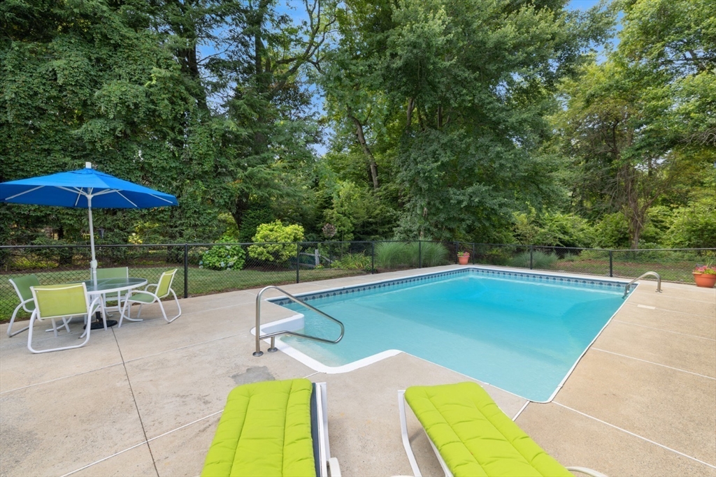 71 Red Gate Lane Reading, MA 01867 - Photo 37 of 40