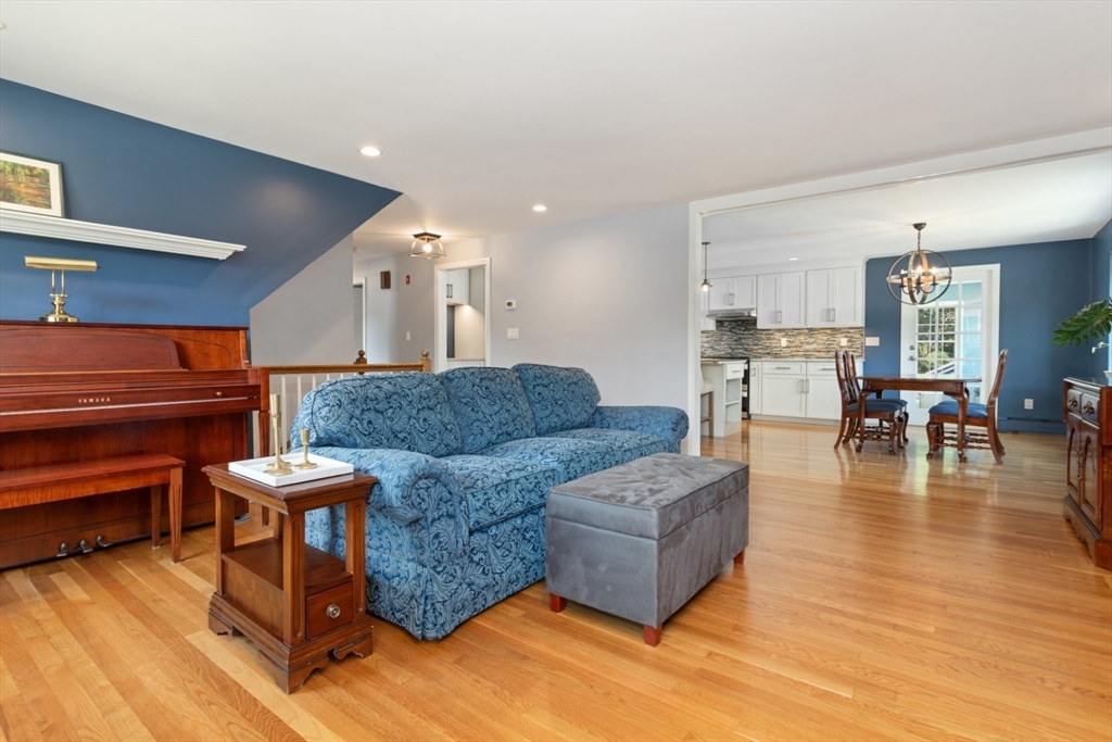 71 Red Gate Lane Reading, MA 01867 - Photo 5 of 40